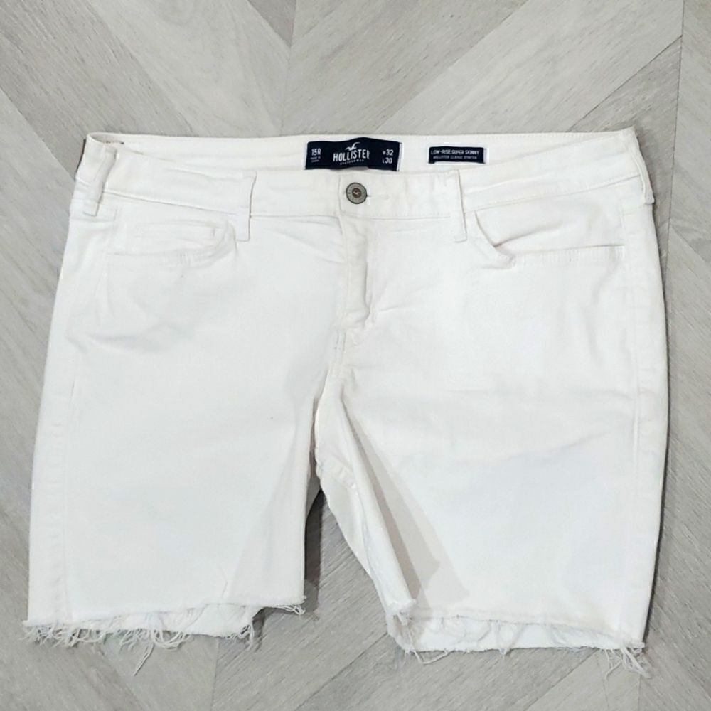 Hollister womans, White Denim raw edge Shorts, size 15R
